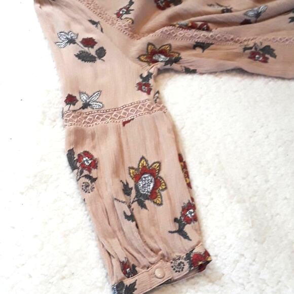 Womens Sz S Beige Gauzy Floral Fairy BOHO Cottage Core V-Neck Pullover Blouse - Picture 4 of 11